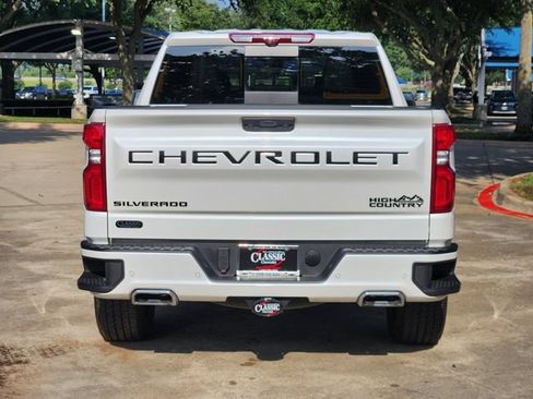 Used 2025 Chevrolet Silverado 1500 High Country w/ High Country Premium Package AWD/4WD image 14