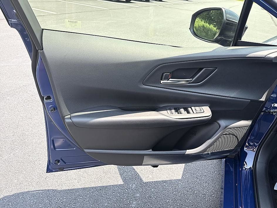 New 2026 Toyota Prius Plug-In Hybrid FWD image 10