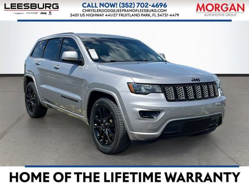Used 2018 Jeep Grand Cherokee Altitude RWD image 1