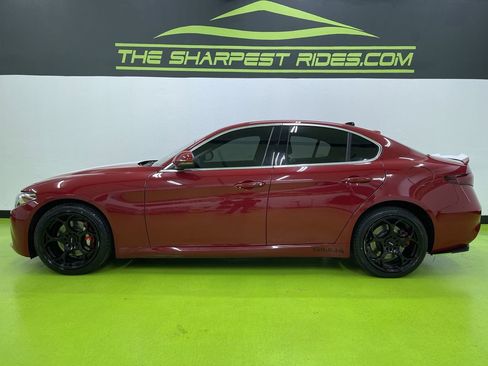 Used 2017 Alfa Romeo Giulia AWD image 6