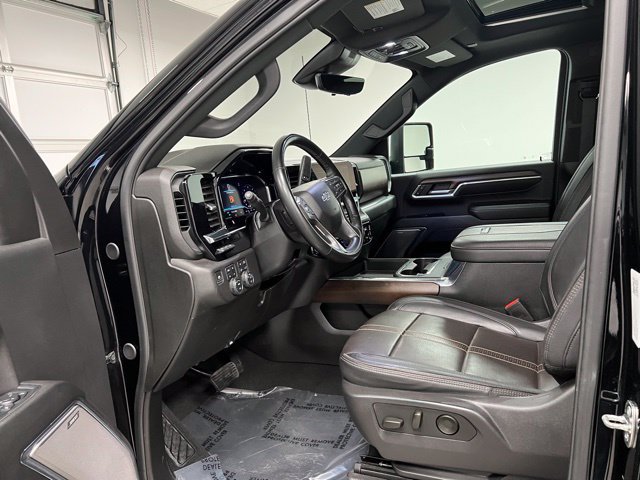 Used 2024 Chevrolet Silverado 3500 High Country w/ Technology Package AWD/4WD image 19