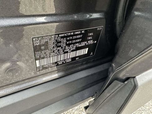 Used 2021 Toyota RAV4 LE AWD/4WD image 31