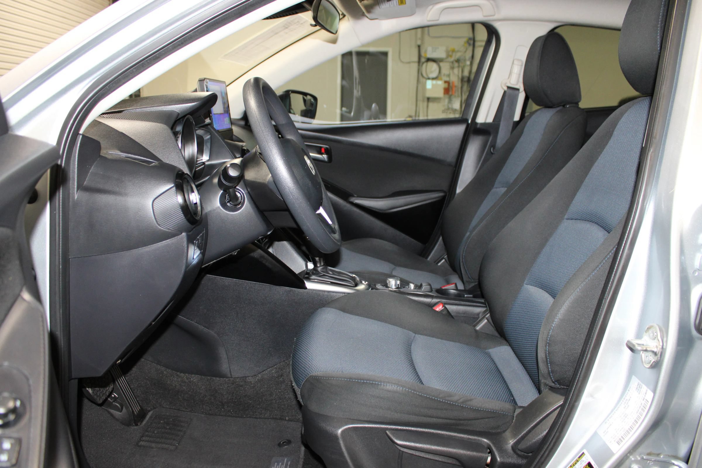 Used 2017 Toyota Yaris iA FWD image 9