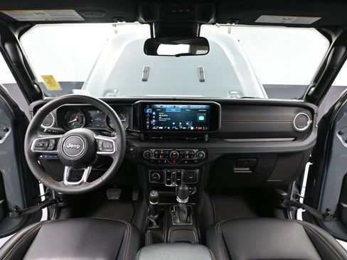 Used 2024 Jeep Wrangler Unlimited Sahara AWD/4WD image 25