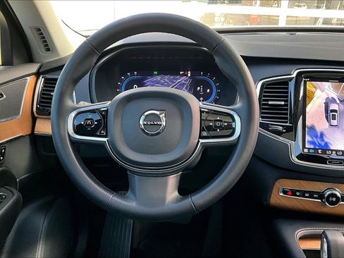 Used 2024 Volvo XC90 B6 Plus image 5