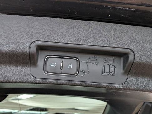 Certified 2020 Ford Explorer Limited AWD/4WD image 22