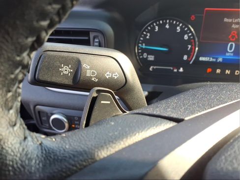 Used 2020 Ford Explorer XLT image 18