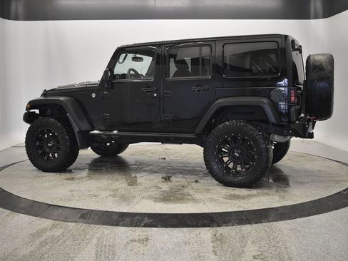 Used 2013 Jeep Wrangler Unlimited Sahara image 4