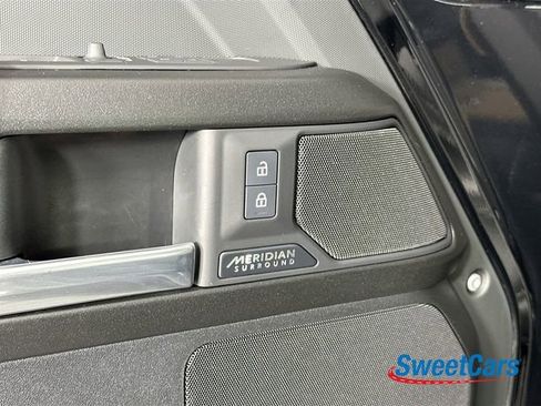 Used 2025 Land Rover Defender 110 V8 image 40
