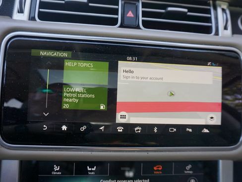 Used 2019 Land Rover Range Rover Supercharged AWD/4WD image 9