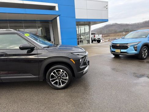 Used 2026 Chevrolet TrailBlazer LT image 2