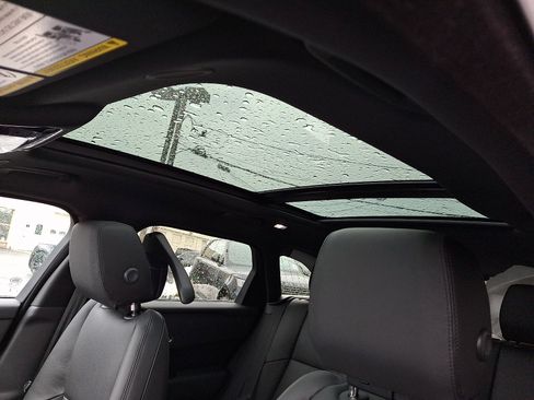 New 2026 Land Rover Range Rover Velar Dynamic SE image 11