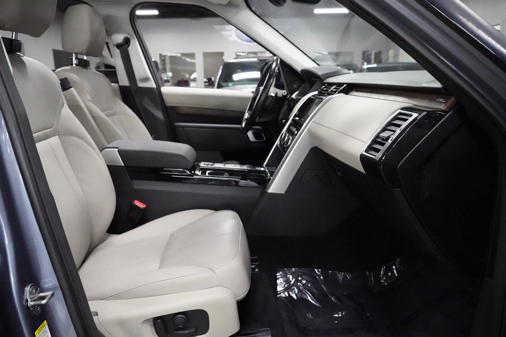 Used 2018 Land Rover Discovery HSE AWD/4WD image 32