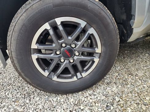 Used 2025 Toyota Tacoma TRD Sport AWD/4WD image 4