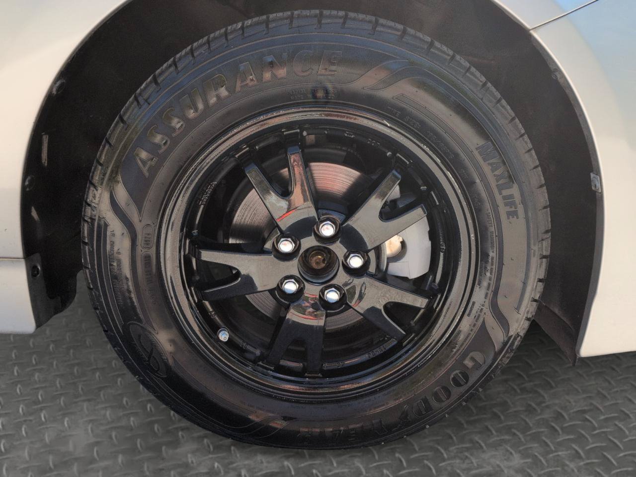 Used 2014 Toyota Prius Three FWD image 28