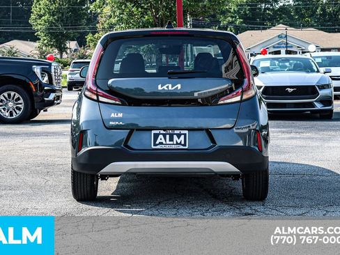 Used 2025 Kia Soul LX w/ LX Technology Package FWD image 12