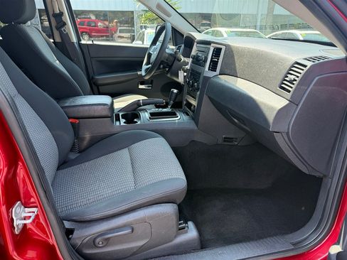 Used 2010 Jeep Grand Cherokee Laredo RWD image 11
