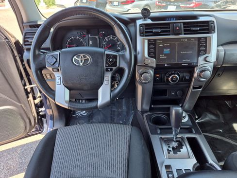 Used 2020 Toyota 4Runner SR5 AWD/4WD image 18