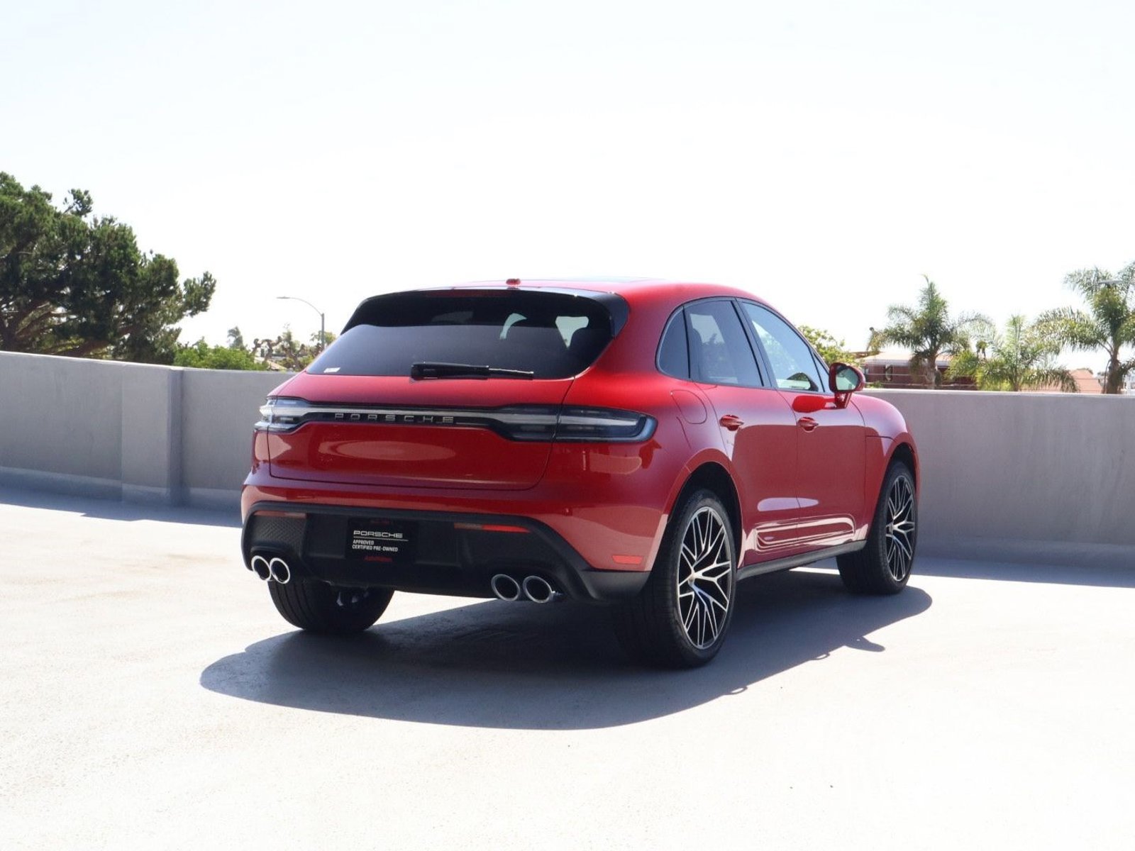 Certified 2026 Porsche Macan AWD/4WD image 9