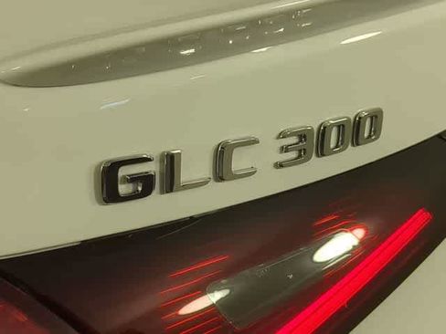 Used 2026 Mercedes-Benz GLC 300 4MATIC image 12