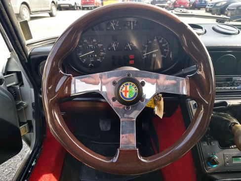 Used 1988 Alfa Romeo Spider Quadrifoglio image 21