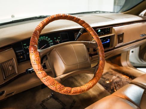 Used 1996 Buick Roadmaster Estate RWD image 20
