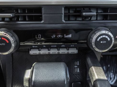 Used 2024 Toyota Tacoma TRD Off-Road AWD/4WD image 17