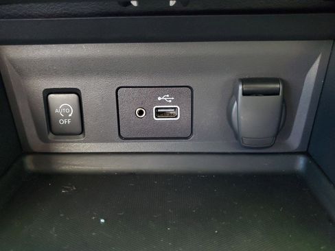 Used 2025 Nissan Sentra S image 27