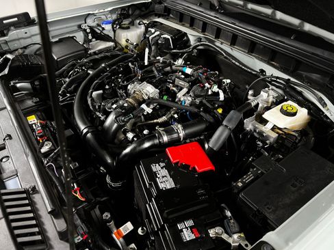 Used 2024 Ford Bronco Wildtrak image 11