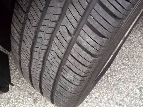Used 2016 Ford Focus SE w/ SE Cold Weather Package FWD image 20