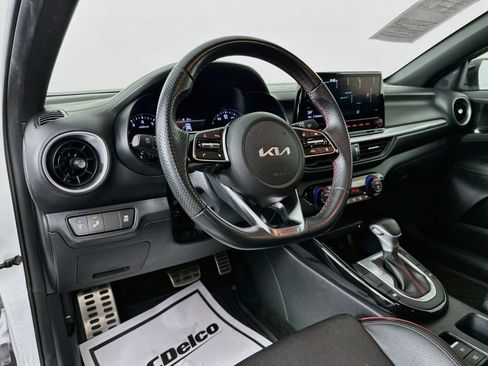 Used 2022 Kia Forte GT w/ GT Technology Package FWD image 9