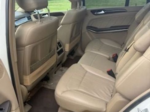 Used 2014 Mercedes-Benz GL 450 4MATIC image 16