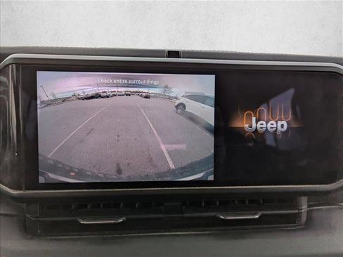 Used 2024 Jeep Wrangler Rubicon w/ Capability Package image 18