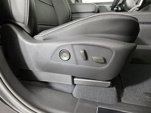 Used 2025 GMC Sierra EV Denali image 30