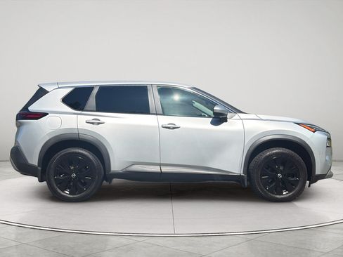 Used 2023 Nissan Rogue SV AWD/4WD image 8