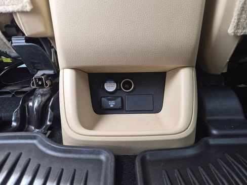 Used 2015 Toyota Highlander Limited AWD/4WD image 40