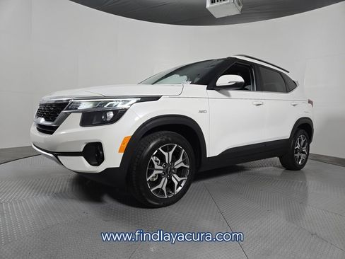 Used 2023 Kia Seltos EX image 2