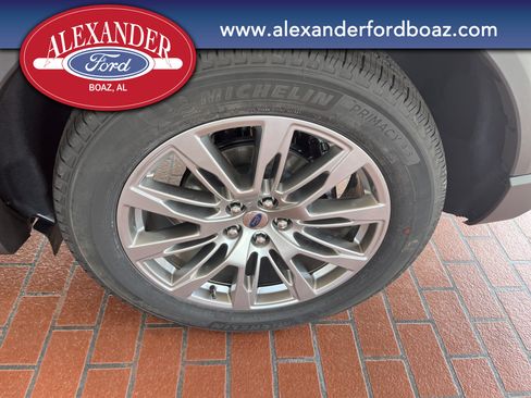 New 2026 Ford Explorer Platinum RWD image 9