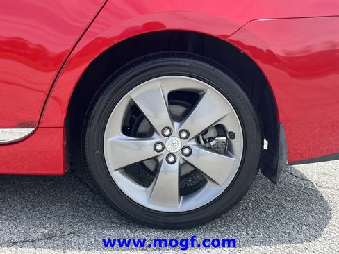 Used 2015 Toyota Prius Persona Series FWD image 31