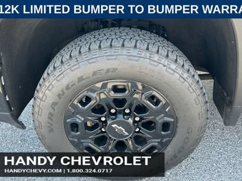 Certified 2024 Chevrolet Silverado 2500 LT w/ Midnight Edition AWD/4WD image 9