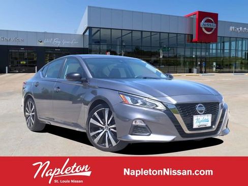 Used 2020 Nissan Altima 2.5 SR w/ Premium Package FWD image 1