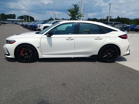 Used 2024 Honda Civic Type R image 8