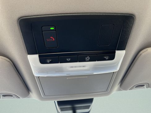 Used 2025 Nissan Altima 2.5 SV FWD image 19