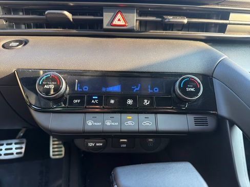 Used 2025 Hyundai Elantra Sport FWD image 21