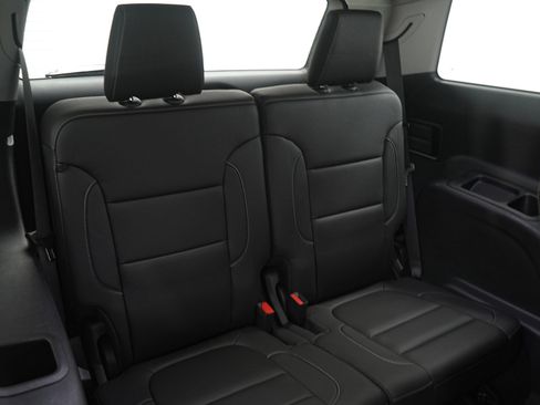 Used 2023 GMC Acadia SLT w/ Elevation Edition image 15