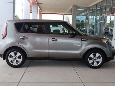 Used 2018 Kia Soul FWD image 10