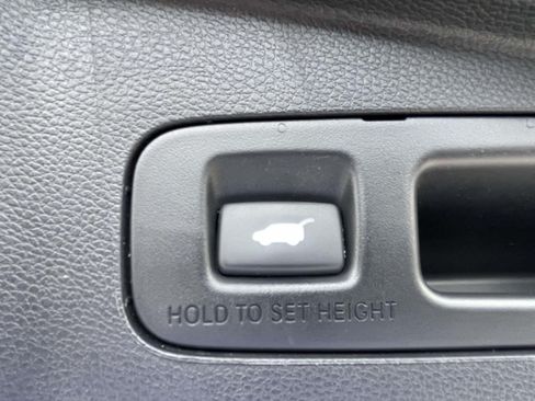 Used 2018 Honda CR-V Touring image 10