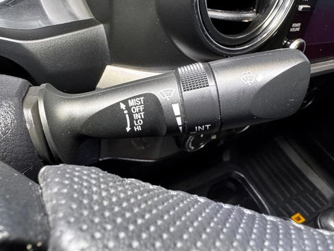 Used 2021 Toyota Tacoma SR5 AWD/4WD image 27