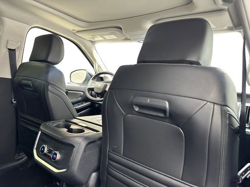 Used 2025 Ford Expedition Platinum AWD/4WD image 44