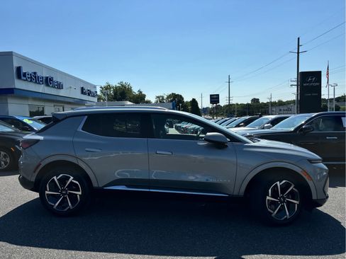Certified 2024 Chevrolet Equinox EV LT AWD/4WD image 3
